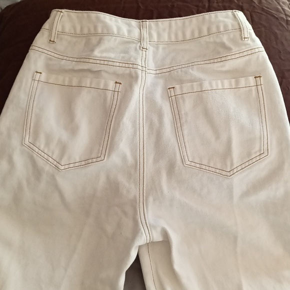 Ledin white denim capris. M - Picture 5 of 6